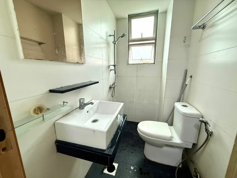 Mackenzie 88, 88 Mackenzie Road, 2 Bedrooms, 807 sqft, Apartment For Rent, by Chris Tan, 500070287 - Bathroom - PropertyGuru.com.sg