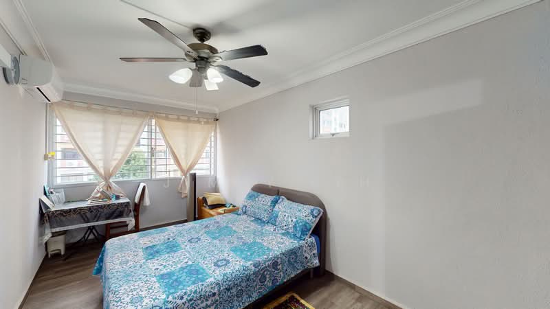 268 Bishan Street 24 HDB Flat For Sale at S$ 938,000 | PropertyGuru Singapore - Bedroom