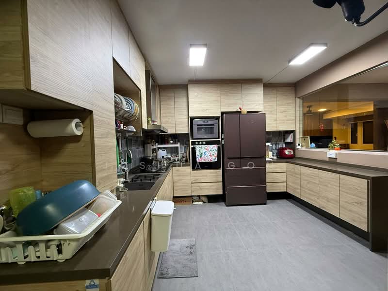 82B Lorong 4 Toa Payoh HDB Flat For Sale at S$ 1,038,000 | PropertyGuru Singapore - Kitchen