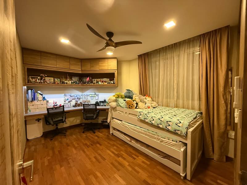 82B Lorong 4 Toa Payoh HDB Flat For Sale at S$ 1,038,000 | PropertyGuru Singapore - Bedroom
