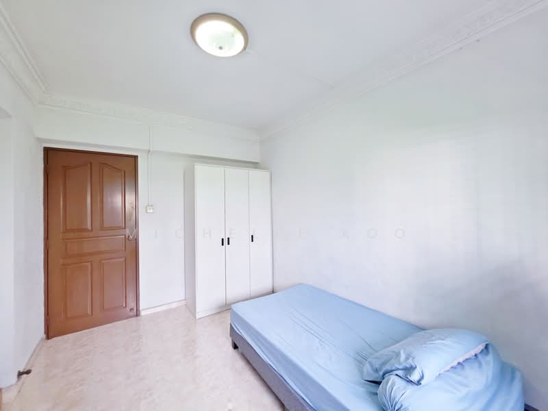 667B Jurong West Street 65 HDB Flat For Sale at S$ 680,000 | PropertyGuru Singapore - Bedroom