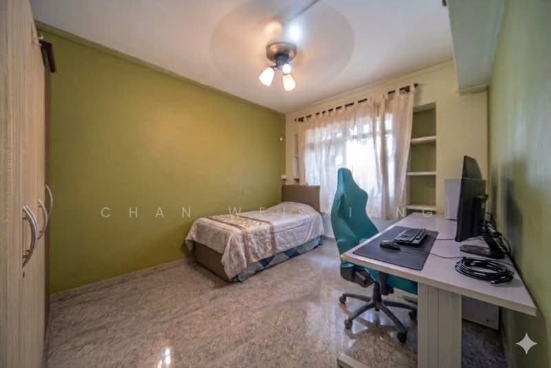 649B Jurong West Street 61, 649B Jurong West Street 61, 3 Bedrooms, 968 sqft, HDB Flat For Sale, by Chan Wei Xiang, 500070302 - Bedroom - PropertyGuru.com.sg