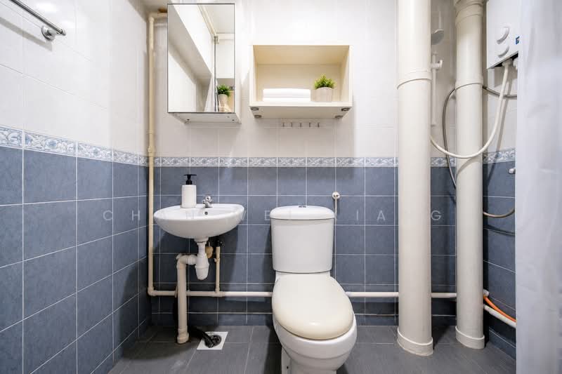 649B Jurong West Street 61, 649B Jurong West Street 61, 3 Bedrooms, 968 sqft, HDB Flat For Sale, by Chan Wei Xiang, 500070302 - Bathroom - PropertyGuru.com.sg
