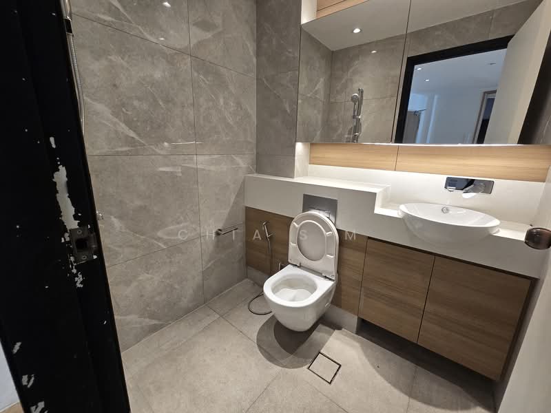 Nagarathar Building, 5 Tank Road, 971 sqft, Office For Rent, by Chia S M, 500070321 - Bathroom - CommercialGuru.com.sg