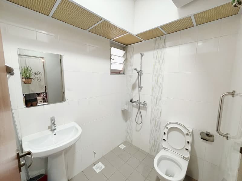 591A Ang Mo Kio Street 51, 591A Ang Mo Kio Street 51, 3 Bedrooms, 1,001 sqft, HDB Flat For Rent, by Leeon Ling, 500070344 - Bathroom - PropertyGuru.com.sg