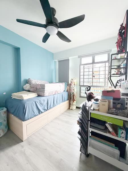 683A Edgedale Plains HDB Flat For Sale at S$ 780,000 | PropertyGuru Singapore - Bedroom