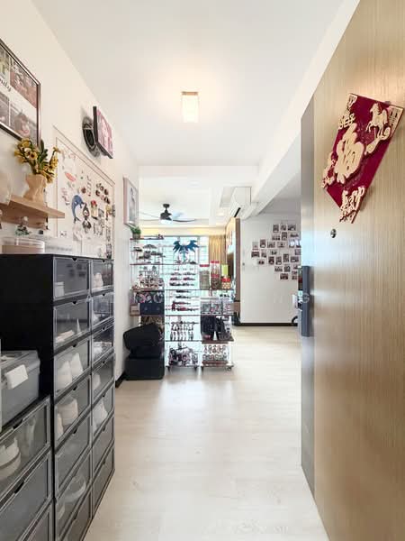 683A Edgedale Plains HDB Flat For Sale at S$ 780,000 | PropertyGuru Singapore - Entrance