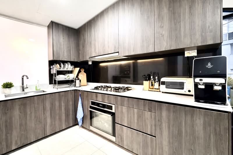 iNz Residence Condominium For Sale at S$ 2,688,888 | PropertyGuru Singapore - Kitchen