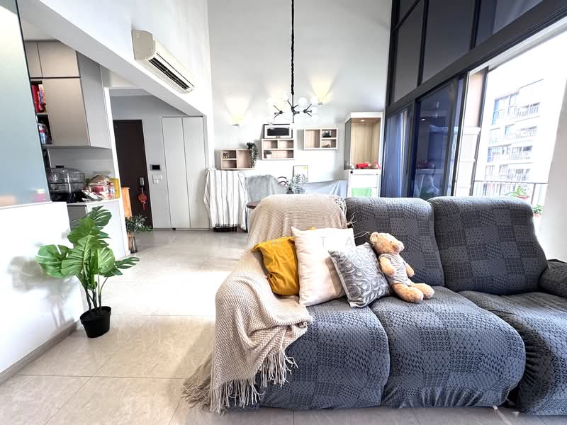 iNz Residence Condominium For Sale at S$ 2,688,888 | PropertyGuru Singapore - Living Room