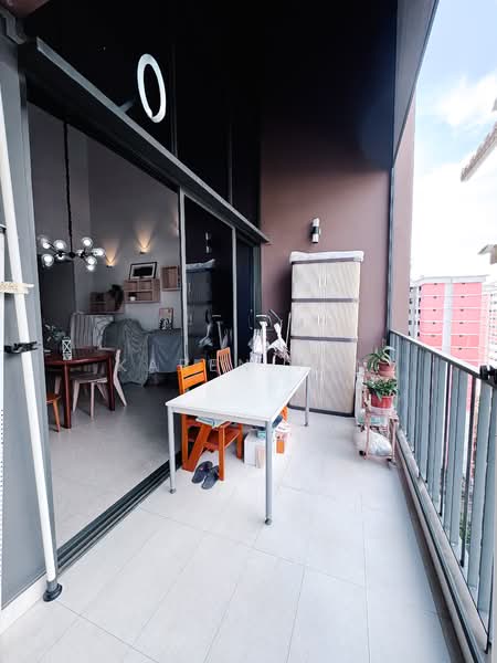 iNz Residence Condominium For Sale at S$ 2,688,888 | PropertyGuru Singapore - Balcony