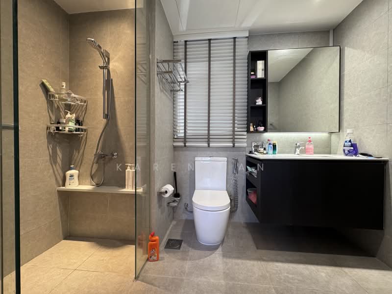 iNz Residence Condominium For Sale at S$ 2,688,888 | PropertyGuru Singapore - Bathroom