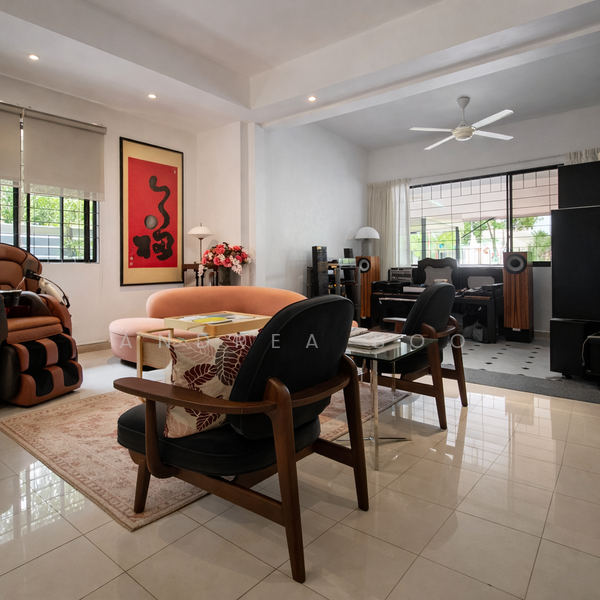 Corner Semi D 1KM Henry Park Semi-Detached House For Sale at S$ 9,880,000 | PropertyGuru Singapore - Living Room