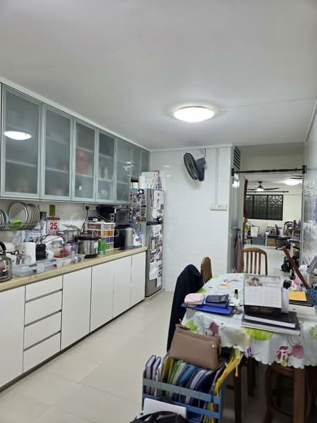 463 Jurong West Street 41, 463 Jurong West Street 41, 3 Bedrooms, 1,001 sqft, HDB Flat For Sale, by Cindy Leong, 500070396 - Kitchen - PropertyGuru.com.sg