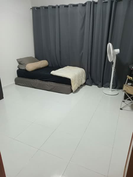 914 Jurong West Street 91 HDB Flat For Sale at S$ 500,000 | PropertyGuru Singapore - Bedroom