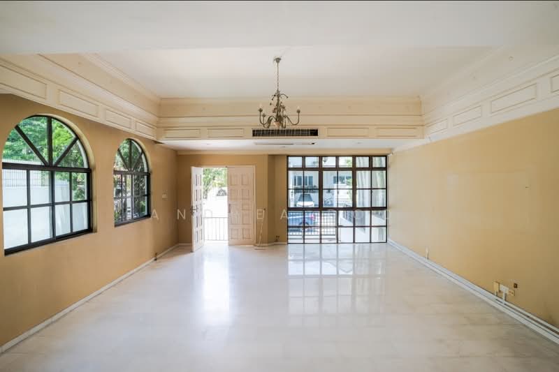 SemiD in Goodman, , 5 Bedrooms, 3,000 sqft, Semi-Detached House For Rent, by Andrea Boo, 500070401 - Living Room - PropertyGuru.com.sg