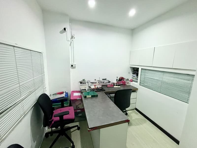 246 Hougang Street 22, Blk 246 Hougang Street 22, 2,153 sqft, Shop / Shophouse For Sale, by Rae Yeo Rui Ying, 500070417 - Level 1 - CommercialGuru.com.sg