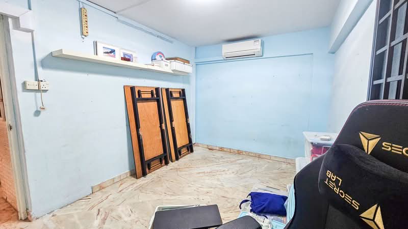 708 Hougang Avenue 2 HDB Flat For Sale at S$ 599,000 | PropertyGuru Singapore - Interior