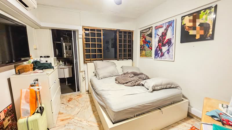 708 Hougang Avenue 2 HDB Flat For Sale at S$ 599,000 | PropertyGuru Singapore - Bedroom