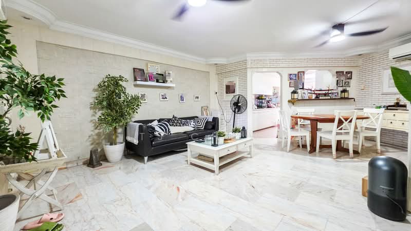 708 Hougang Avenue 2, 708 Hougang Avenue 2, 3 Bedrooms, 1,023 sqft, HDB Flat For Sale, by TJ Chew, 500070429 - Living Room - PropertyGuru.com.sg