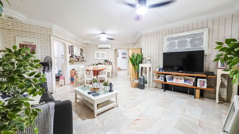 708 Hougang Avenue 2, 708 Hougang Avenue 2, 3 Bedrooms, 1,023 sqft, HDB Flat For Sale, by TJ Chew, 500070429 - Living Room - PropertyGuru.com.sg