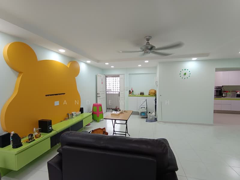 296B Compassvale Crescent HDB Flat For Sale at S$ 668,000 | PropertyGuru Singapore - Living Room