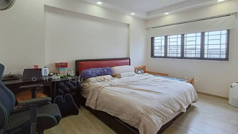 868A Tampines Avenue 8 HDB Flat For Sale at S$ 780,000 | PropertyGuru Singapore - Bedroom