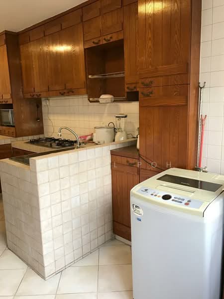 503 Ang Mo Kio Avenue 5 HDB Flat For Sale at S$ 550,000 | PropertyGuru Singapore - Kitchen