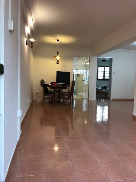 503 Ang Mo Kio Avenue 5 HDB Flat For Sale at S$ 550,000 | PropertyGuru Singapore - Living Room