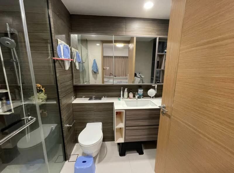 Coco Palms Condominium For Sale at S$ 1,649,999 | PropertyGuru Singapore - Bathroom