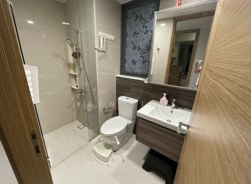 Coco Palms Condominium For Sale at S$ 1,649,999 | PropertyGuru Singapore - Bathroom