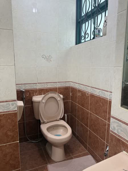 The Anchorage, 370 Alexandra Road, 2 Bedrooms, 1,238 sqft, Condominium For Rent, by Julia Khoo, 500070493 - Bathroom - PropertyGuru.com.sg