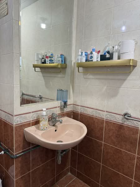 The Anchorage, 370 Alexandra Road, 2 Bedrooms, 1,238 sqft, Condominium For Rent, by Julia Khoo, 500070493 - Bathroom - PropertyGuru.com.sg