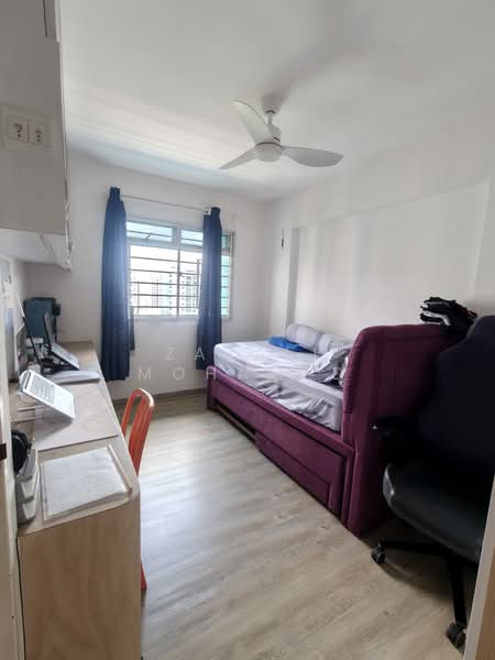 126A Edgedale Plains HDB Flat For Sale at S$ 650,000 | PropertyGuru Singapore - Bedroom