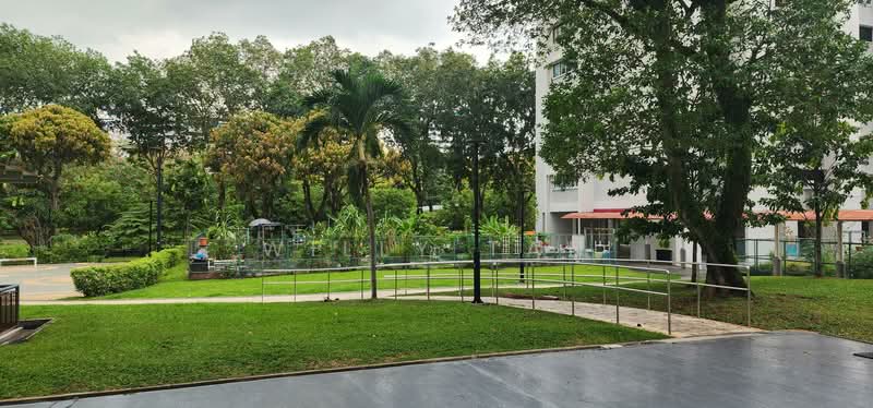 Use over head to Blk 505 Hawker ct & Mkt