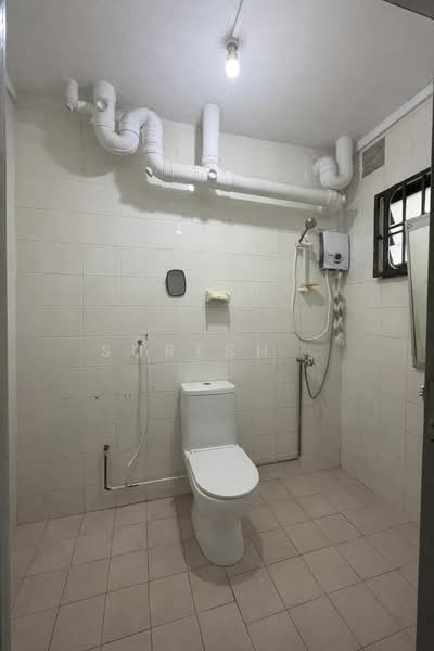 551 Woodlands Drive 44 HDB Flat For Sale at S$ 650,000 | PropertyGuru Singapore - Bathroom