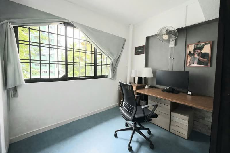 551 Woodlands Drive 44, 551 Woodlands Drive 44, 3 Bedrooms, 1,292 sqft, HDB Flat For Sale, by Suresh ., 500070514 - Study - PropertyGuru.com.sg