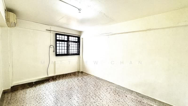 Back bedroom. 13.8sqm