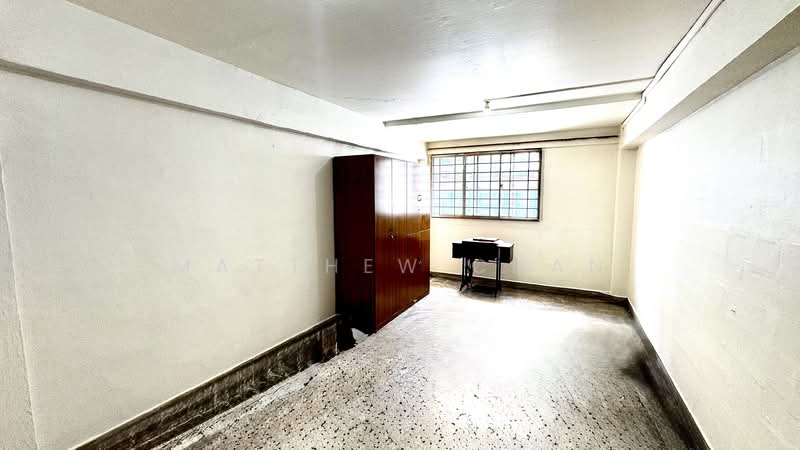 Wow 18sqm front bedroom!