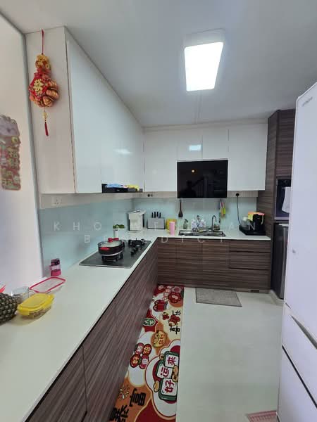 147 Tampines Avenue 5 HDB Flat For Sale at S$ 1,028,000 | PropertyGuru Singapore - Kitchen