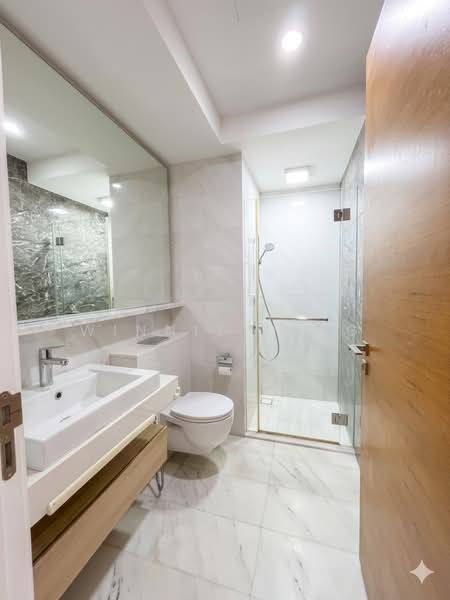 Cyan, 8 Keng Chin Road, 2 Bedrooms, 1,001 sqft, Condominium For Sale, by Winnie Ding, 500070554 - Bathroom - PropertyGuru.com.sg