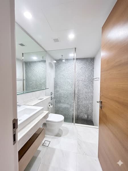 Cyan, 8 Keng Chin Road, 2 Bedrooms, 1,001 sqft, Condominium For Sale, by Winnie Ding, 500070554 - Bathroom - PropertyGuru.com.sg