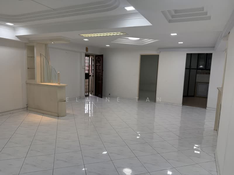 641 Bedok Reservoir Road, 641 Bedok Reservoir Road, 4 Bedrooms, 1,500 sqft, HDB Flat For Rent, by Elaine Tan, 500070569 - Living Room - PropertyGuru.com.sg