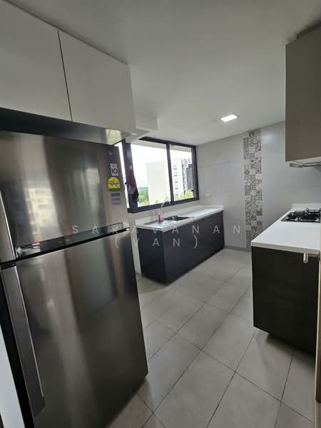 Twin Fountains Executive Condominium For Sale at S$ 1,500,000 | PropertyGuru Singapore - Kitchen