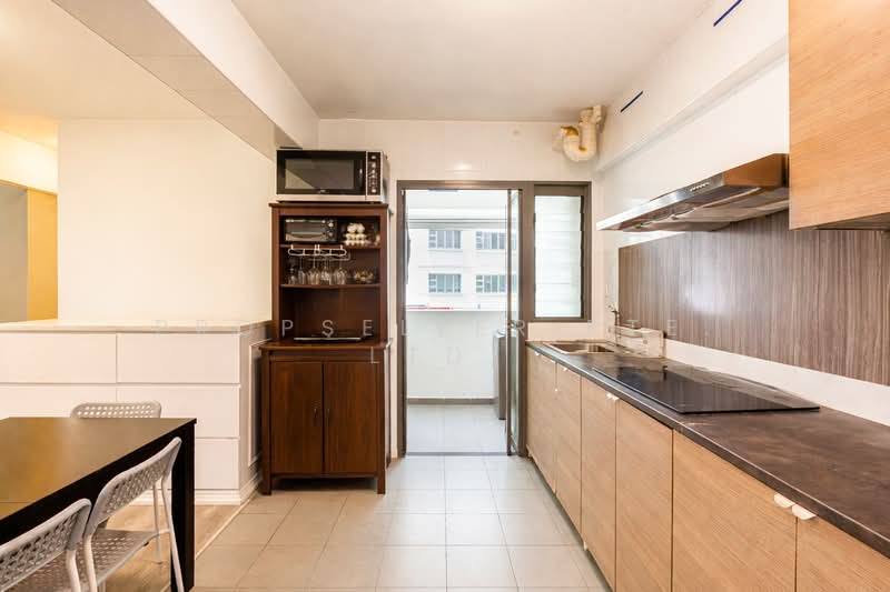 658A Punggol East HDB Flat For Sale at S$ 750,000 | PropertyGuru Singapore - Kitchen