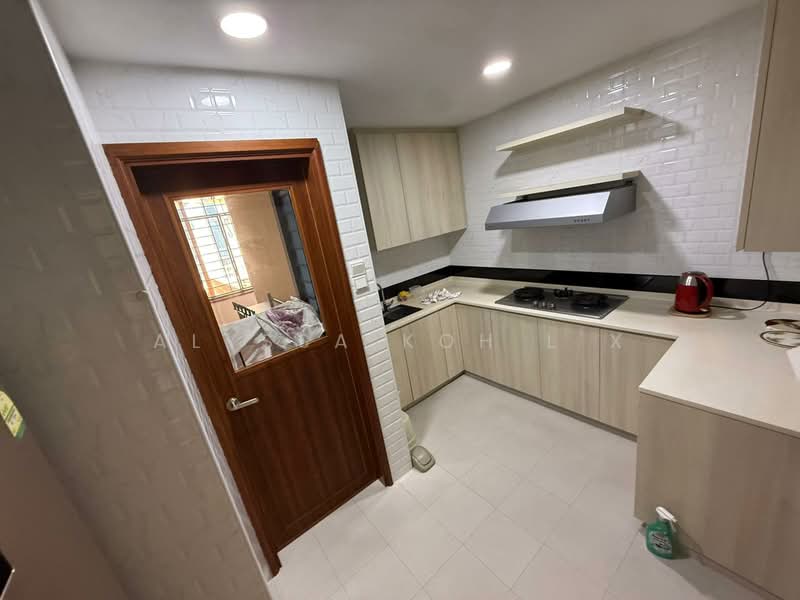 Tanglin View Condominium For Sale at S$ 2,850,000 | PropertyGuru Singapore - Kitchen