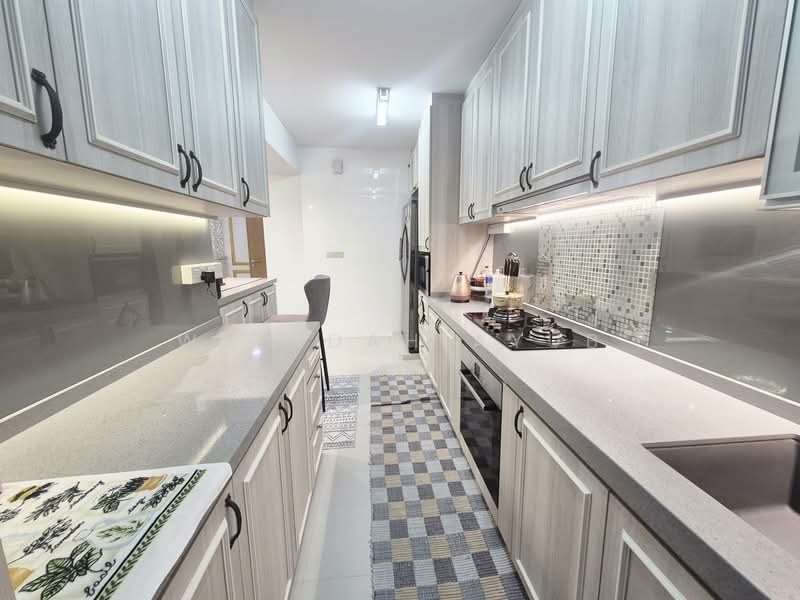 308C Punggol Walk HDB Flat For Sale at S$ 870,000 | PropertyGuru Singapore - Kitchen