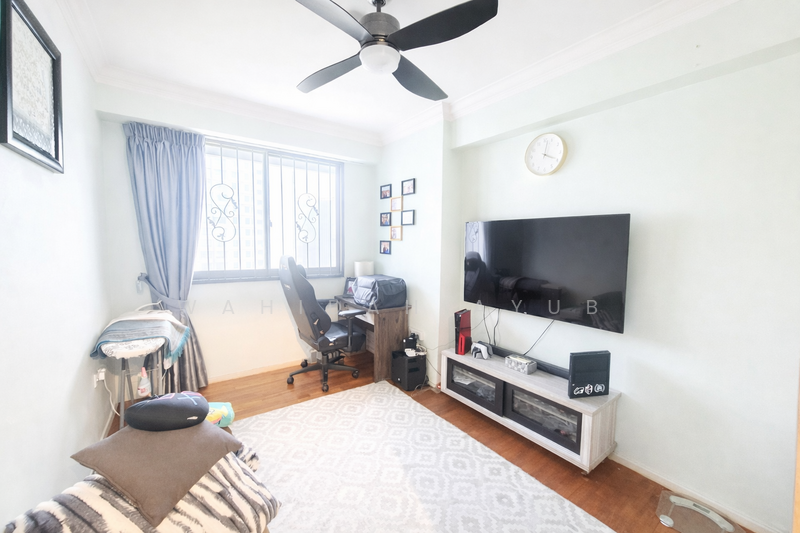 308C Punggol Walk HDB Flat For Sale at S$ 870,000 | PropertyGuru Singapore - Common room 2