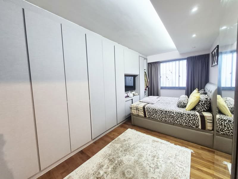 308C Punggol Walk HDB Flat For Sale at S$ 870,000 | PropertyGuru Singapore - Masterbedroom