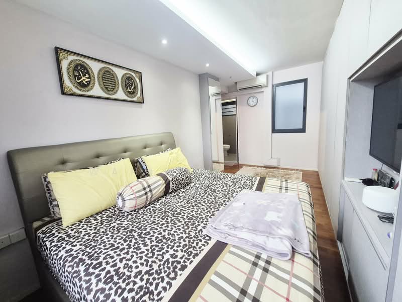 308C Punggol Walk HDB Flat For Sale at S$ 870,000 | PropertyGuru Singapore - Masterbedroom