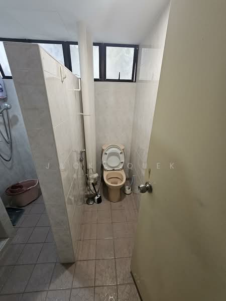 Neptune Court, 1 Marine Vista, Room Rental, 110 sqft, Apartment For Rent, by Jacky Quek, 500070634 - Bathroom - PropertyGuru.com.sg